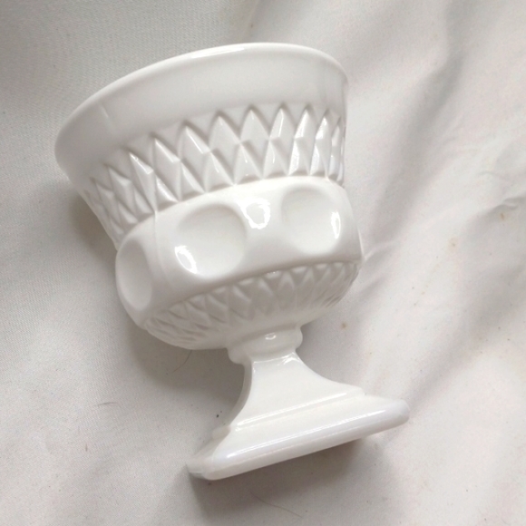 Vintage Mckee Plymouth Milk Glass Creamer Sugar Set - Picture 2 of 7